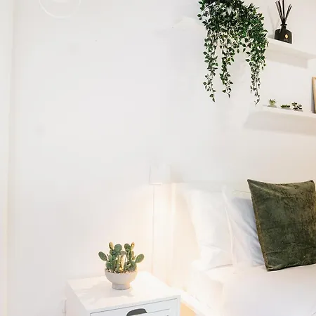 Ourique Charm - Near The Market & Metro *