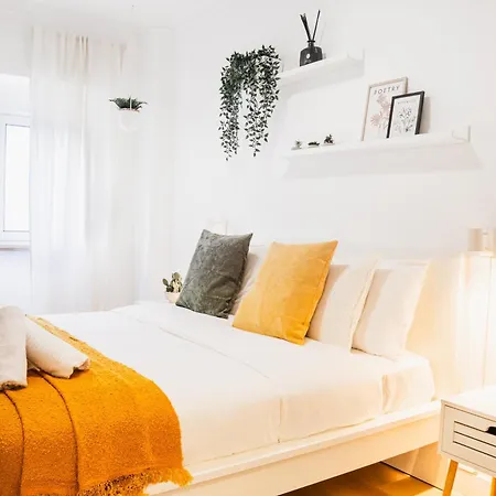 Ourique Charm - Near The Market & Metro